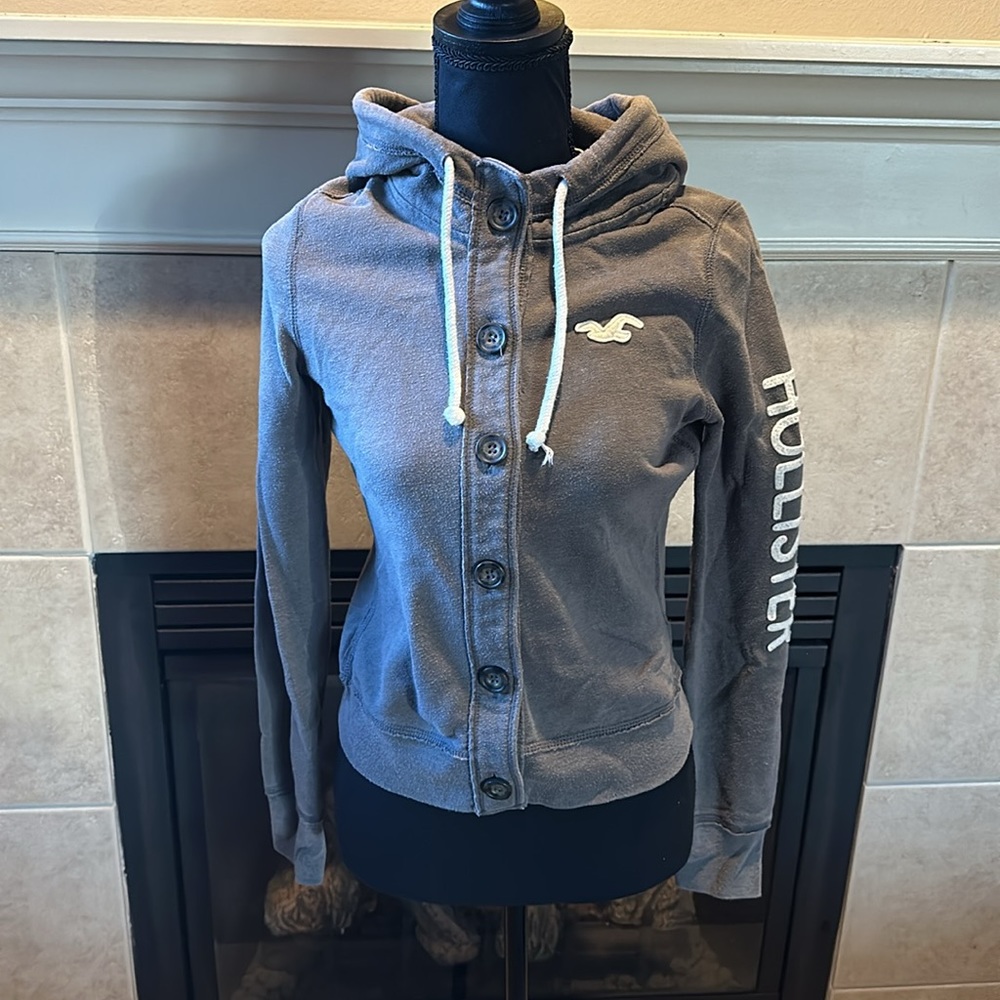CUTE GRAY HOLLISTER BUTTON UP HOODIE
